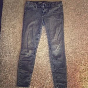Mossino mid-rise jegging size 6/28.